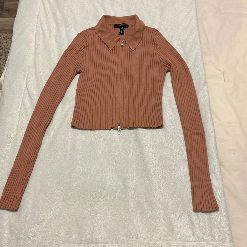 Cute forever 21 ribbed collared sweater!